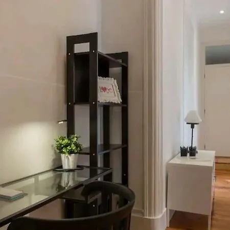 Anjos 3 Bedroom With Balcony ליסבון