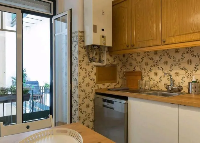 Anjos 3 Bedroom With Balcony Апартаменти Лісабон