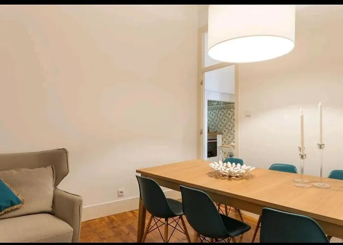 Anjos 3 Bedroom With Balcony Apartment