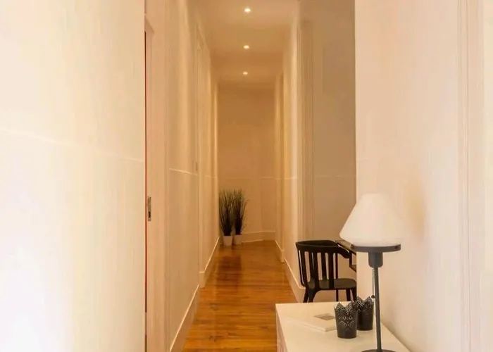 Anjos 3 Bedroom With Balcony Lisbon