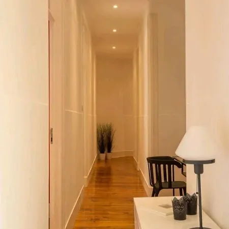 Anjos 3 Bedroom With Balcony Lissabon